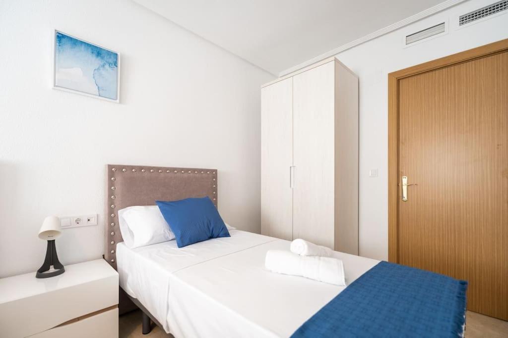 Amplio Apartamento 2 Dormitorios Cerca De La Playa Alicante Luaran gambar