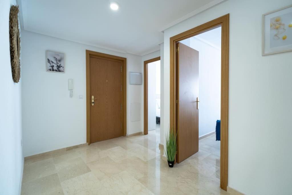 Amplio Apartamento 2 Dormitorios Cerca De La Playa Alicante Luaran gambar
