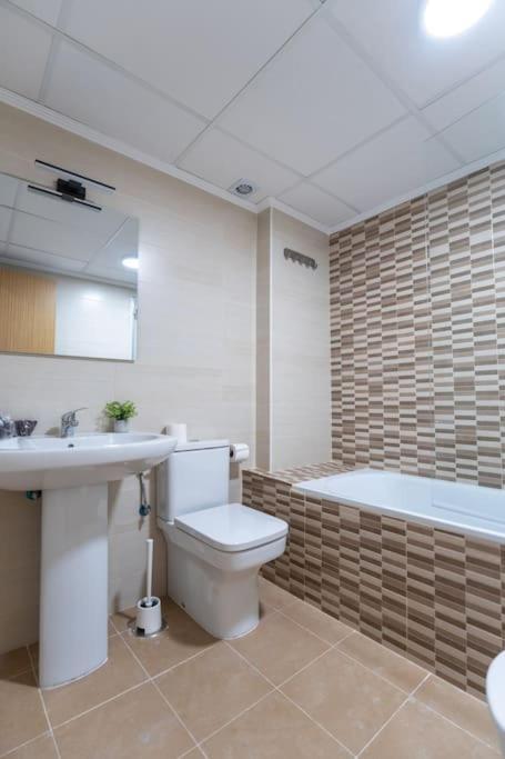 Amplio Apartamento 2 Dormitorios Cerca De La Playa Alicante Luaran gambar
