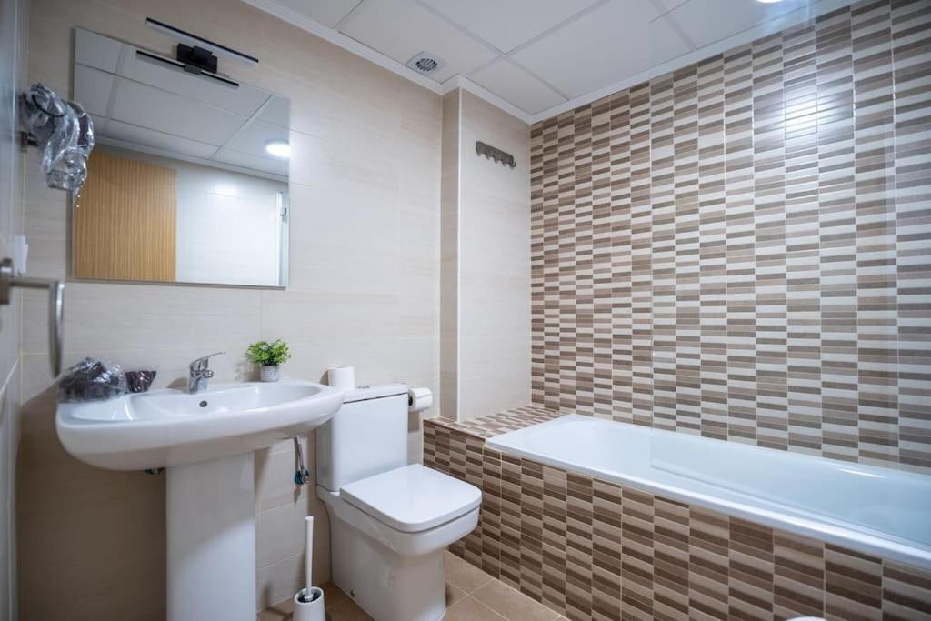 Amplio Apartamento 2 Dormitorios Cerca De La Playa Alicante Luaran gambar
